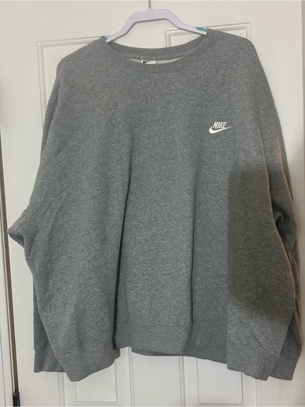 Nike Men’s Heather Gray Crewneck Sweatshirt with White Logo